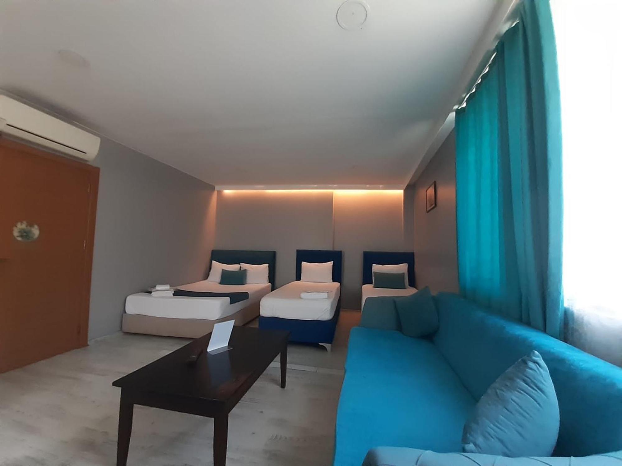 216 Turkuaz Suit, Istanbul